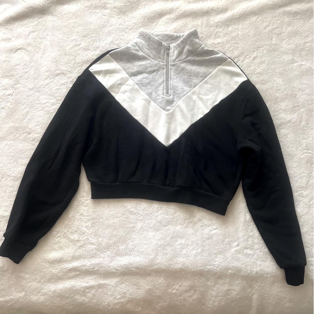 H&M Cropped Sweater